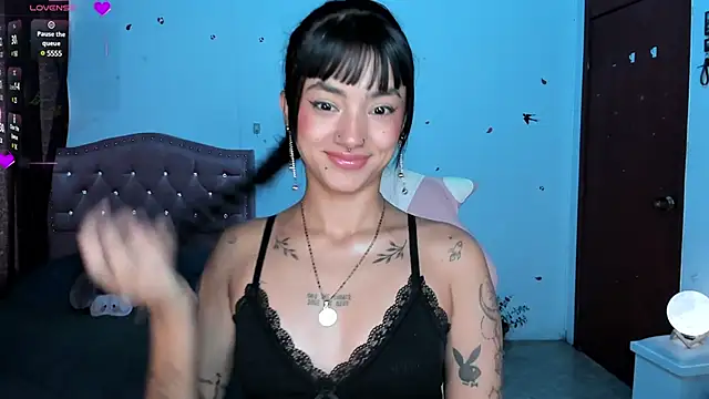 Lizzie corner v online show from January 2025 02:45:01 PM