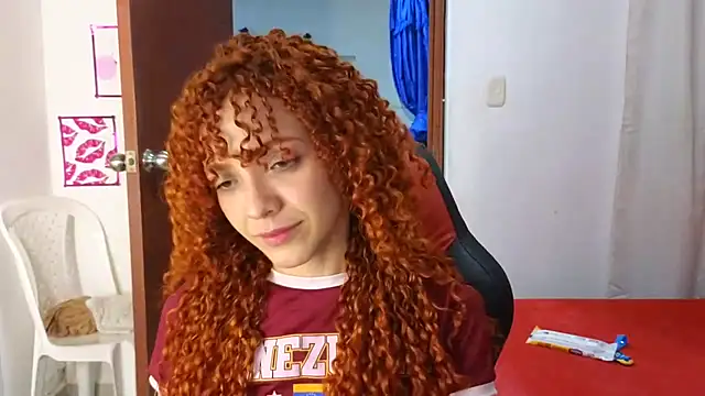 Snapshot of SexyLeilaa chatting on September 2025 01:16:02 AM SexyLeilaa online show from September 2025 01:16:02 AM