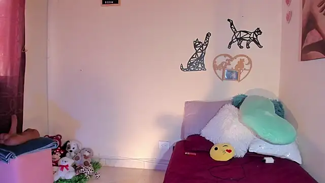 Snapshot of annyluna1 chatting on October 2025 04:18:01 PM annyluna1 online show from October 2025 04:18:01 PM