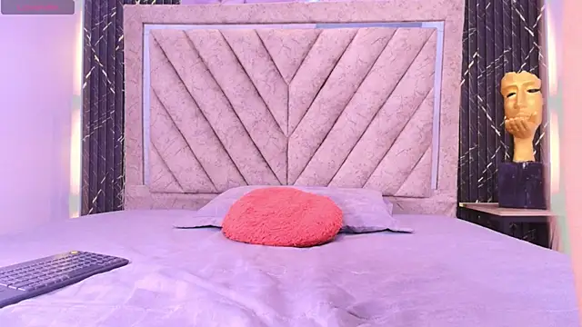 Hanna Evaanss online show from October 2025 08:17:02 PM