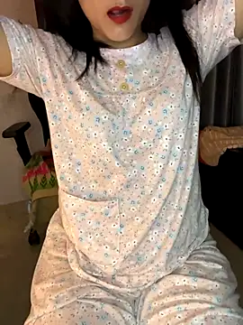 Snapshot of Beautiful_xxo chatting on October 2025 05:45:01 PM Beautiful xxo online show from October 2025 05:45:01 PM