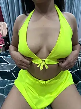 Snapshot of Beautiful_xxo chatting on December 2025 05:18:02 PM Beautiful xxo online show from December 2025 05:18:02 PM