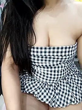 Snapshot of Beautiful_xxo chatting on March 2026 05:43:01 PM Beautiful xxo online show from March 2026 05:43:01 PM