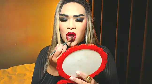 Snapshot of VictoriaEliz chatting on December 2024 10:50:01 PM VictoriaEliz online show from December 2024 10:50:01 PM