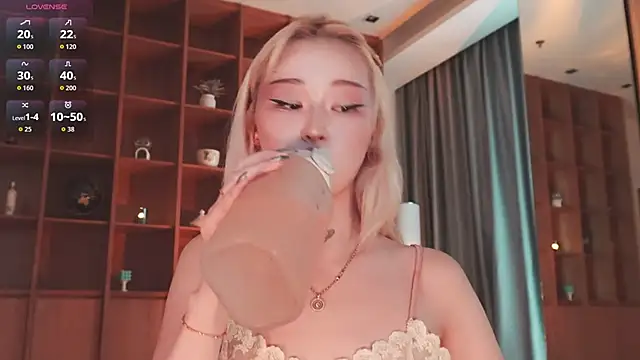 hyun chia online show from April 2026 02:37:02 AM