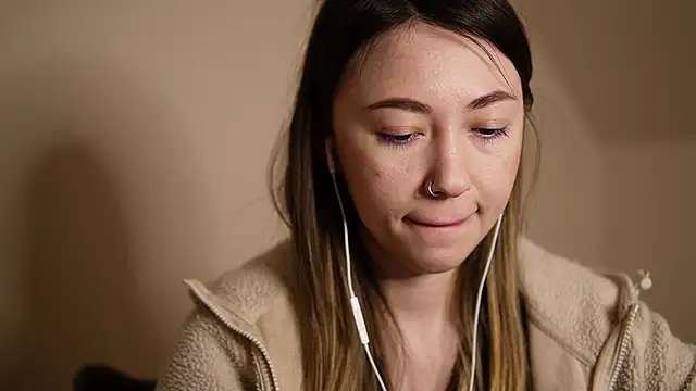 Snapshot of chibi_moon_ chatting on January 2025 08:15:01 PM chibi moon online show from January 2025 08:15:01 PM