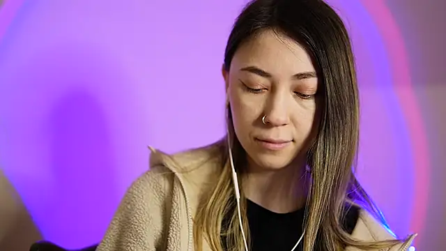 Snapshot of chibi_moon_ chatting on January 2025 05:56:02 PM chibi moon online show from January 2025 05:56:02 PM