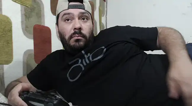 lucasprloco online show from December 2024 11:49:01 PM