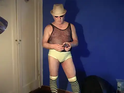 Snapshot of Fabrissi chatting on November 2025 03:56:02 PM Fabrissi online show from November 2025 03:56:02 PM