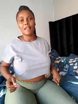 Snapshot of SweetAppleCandyxx chatting on March 2026 02:50:01 PM SweetAppleCandyxx online show from March 2026 02:50:01 PM