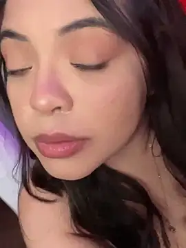 Snapshot of drizzypeach602 chatting on February 2025 05:21:02 AM drizzypeach602 online show from February 2025 05:21:02 AM