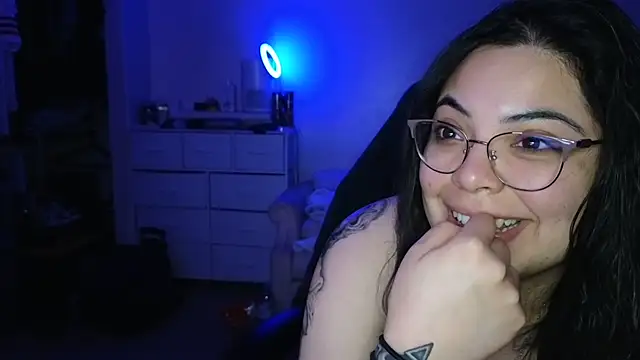 Snapshot of drizzypeach602 chatting on February 2025 03:55:02 AM drizzypeach602 online show from February 2025 03:55:02 AM