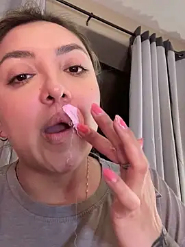 Snapshot of drizzypeach602 chatting on February 2025 08:49:01 AM drizzypeach602 online show from February 2025 08:49:01 AM