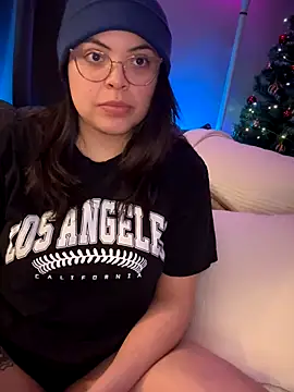 Snapshot of drizzypeach602 chatting on December 2025 04:31:02 AM drizzypeach602 online show from December 2025 04:31:02 AM