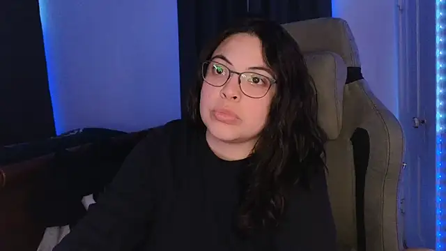 Snapshot of drizzypeach602 chatting on December 2025 05:47:01 AM drizzypeach602 online show from December 2025 05:47:01 AM