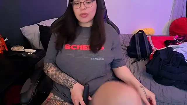 Snapshot of drizzypeach602 chatting on February 2026 04:23:02 AM drizzypeach602 online show from February 2026 04:23:02 AM