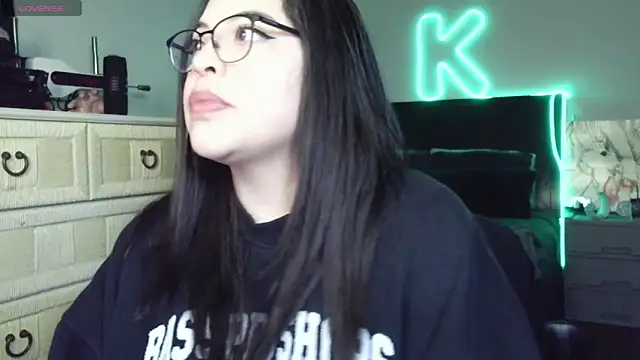 Snapshot of drizzypeach602 chatting on March 2026 02:37:01 AM drizzypeach602 online show from March 2026 02:37:01 AM