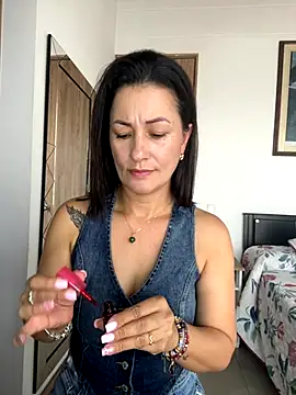 Snapshot of Verito_hot chatting on October 2025 06:20:02 PM Verito hot online show from October 2025 06:20:02 PM