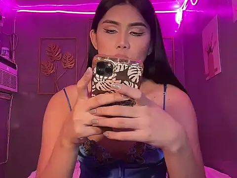 Delicate Savannah online show from September 2025 02:42:02 PM