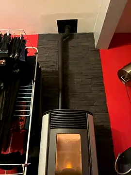 Snapshot of louh261 chatting on November 2025 05:45:03 PM louh261 online show from November 2025 05:45:03 PM