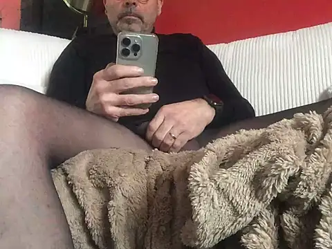 Snapshot of louh261 chatting on March 2026 01:34:01 PM louh261 online show from March 2026 01:34:01 PM