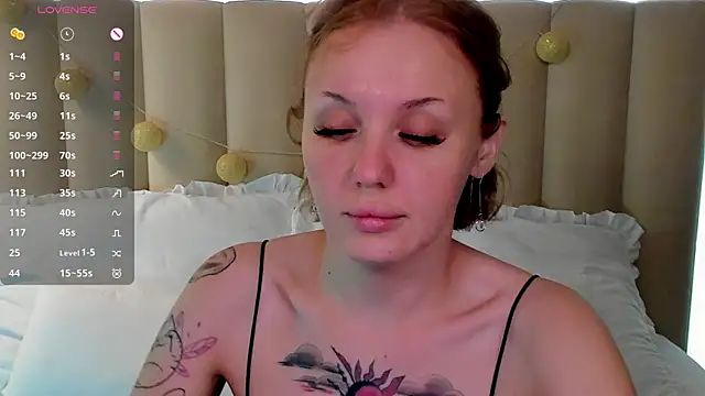 LianaFord online show from December 2025 11:45:02 PM