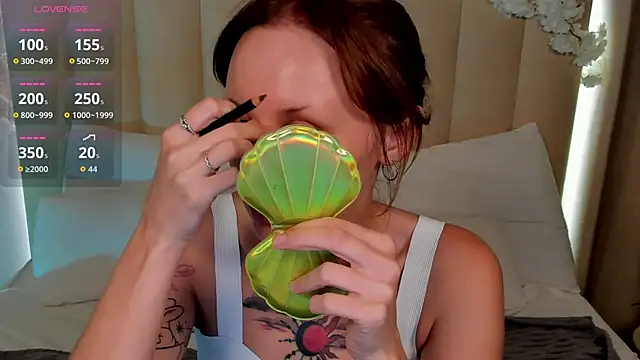 LianaFord online show from May 2026 04:30:02 AM