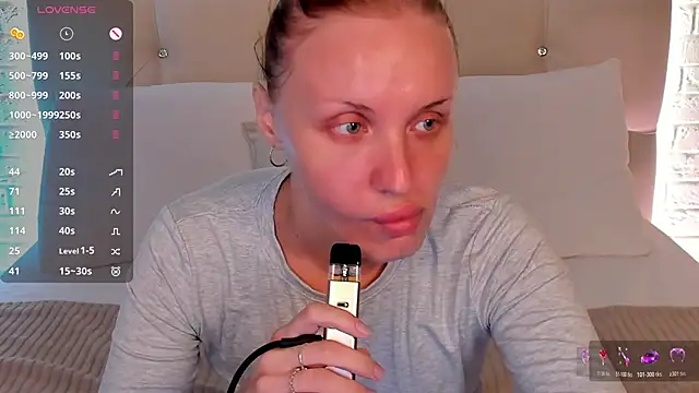 Snapshot of LianaFord chatting on June 2026 05:05:01 AM LianaFord online show from June 2026 05:05:01 AM