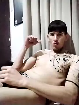 Snapshot of BIG___BEN chatting on December 2024 01:57:02 AM BIG BEN online show from December 2024 01:57:02 AM