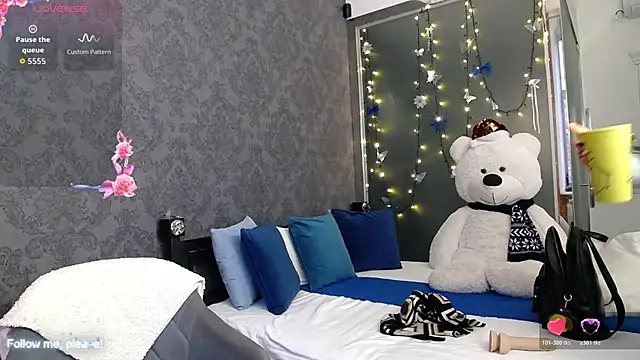 Snapshot of KateJonson chatting on December 2025 07:38:01 AM KateJonson online show from December 2025 07:38:01 AM