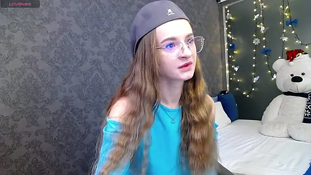 Snapshot of KateJonson chatting on December 2025 08:12:01 AM KateJonson online show from December 2025 08:12:01 AM