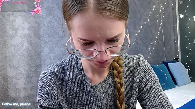 Snapshot of KateJonson chatting on December 2025 11:58:02 AM KateJonson online show from December 2025 11:58:02 AM