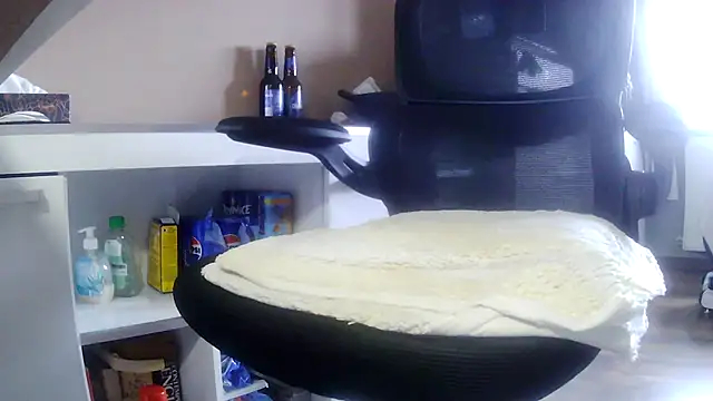 suedel65 online show from February 2026 10:09:01 AM