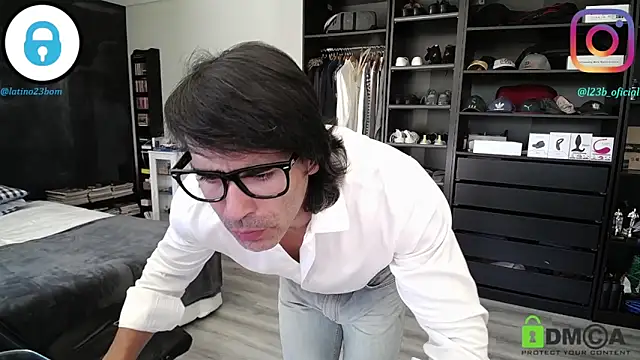 samricci21 online show from April 2026 11:19:01 AM