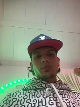 Snapshot of andersonZ998 chatting on November 2025 05:11:01 AM andersonZ998 online show from November 2025 05:11:01 AM