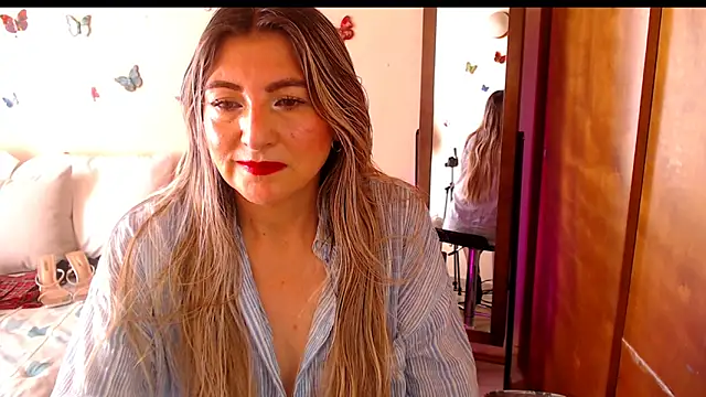 Jolie-Mature online show from February 2026 08:38:01 PM