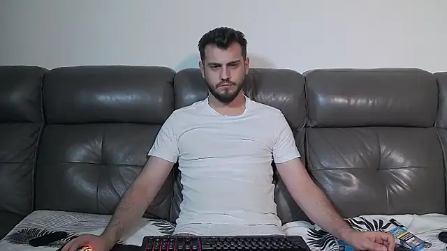CrazyDom1 online show from May 2026 09:01:02 PM
