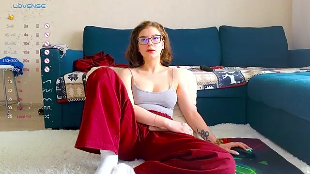 Snapshot of Love_plat1na chatting on January 2025 09:29:01 AM Love plat1na online show from January 2025 09:29:01 AM