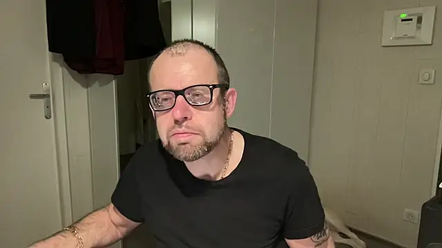 FABIOGLASSES online show from April 2026 07:20:02 PM