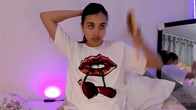 Snapshot of aisha_es chatting on January 2025 02:00:02 AM aisha es online show from January 2025 02:00:02 AM