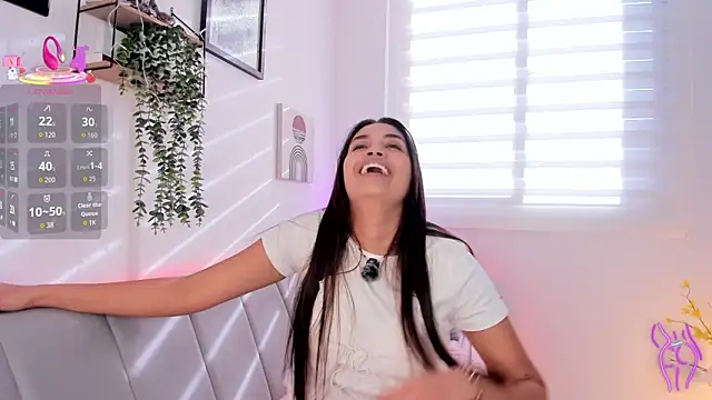 aisha es online show from March 2026 09:41:01 PM