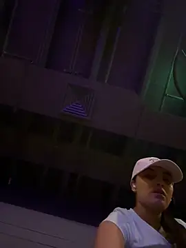 aisha es online show from March 2026 05:38:02 PM