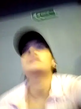 aisha es online show from March 2026 06:57:01 PM