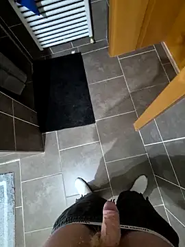 nicoco5757 online show from April 2026 02:12:02 PM