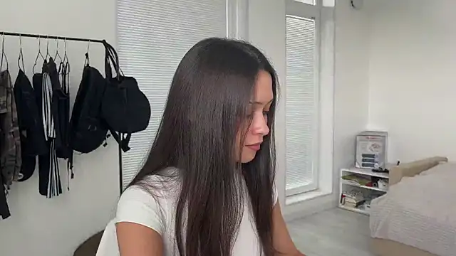 mo1ly online show from July 2026 01:13:02 PM