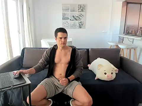 HeteroOli online show from February 2025 10:24:02 AM