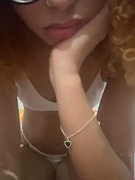 Snapshot of laisviana21 chatting on November 2025 08:54:01 PM laisviana21 online show from November 2025 08:54:01 PM