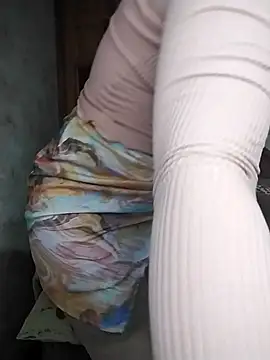 Snapshot of ImyoursLilu32 chatting on October 2025 04:08:01 PM ImyoursLilu32 online show from October 2025 04:08:01 PM