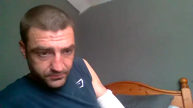 Snapshot of ThatGuyNextDoor1992 chatting on September 2025 09:44:01 AM ThatGuyNextDoor1992 online show from September 2025 09:44:01 AM