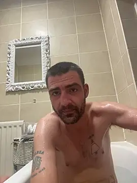 Snapshot of ThatGuyNextDoor1992 chatting on November 2025 10:31:02 PM ThatGuyNextDoor1992 online show from November 2025 10:31:02 PM